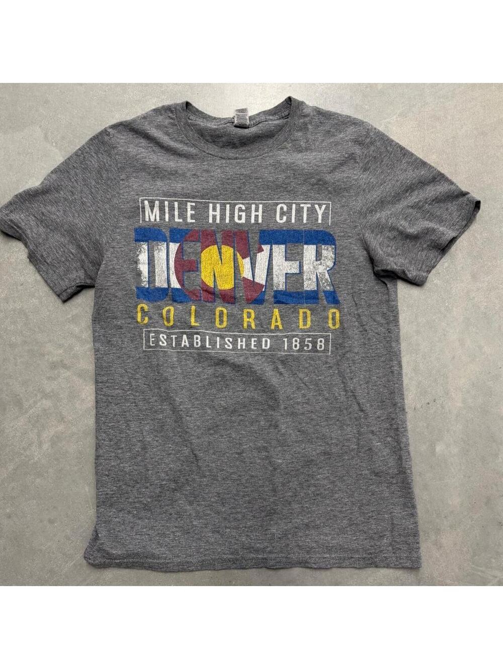 2000s Mile High CIty Denver Graphic Gray Tee Men's Small